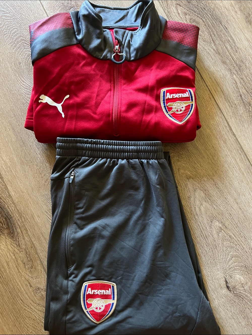 Arsenal Jacket & Pants Set by Puma - Picture 13 of 13